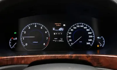 Hyundai Equus 2012, 211390 км, за 2555.18 USD - фото 8