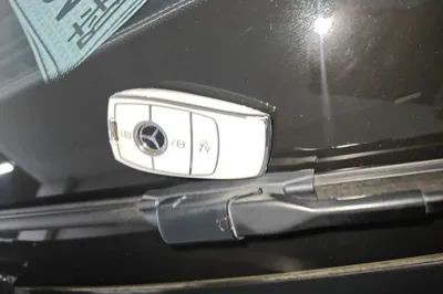 Mercedes-Benz E-Class New Energy 2023, 63900 км, за 37125 USD - фото 23