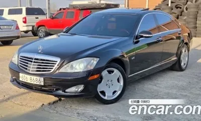 Mercedes-Benz S-Class 2007, 260000 км, за 7035.83 USD