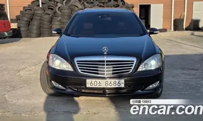 Mercedes-Benz S-Class 2007, 260000 км, за 7035.83 USD