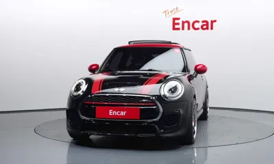 MINI Cooper 2018, 99554 км, за 9321.26 USD