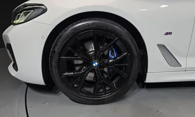 BMW 5-Series 2022, 68988 км, за 27419.88 USD
