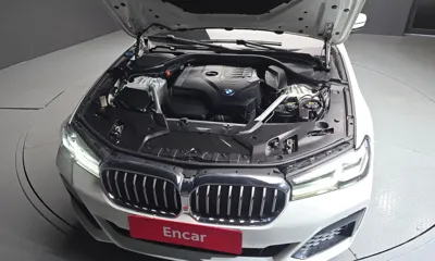 BMW 5-Series 2022, 68988 км, за 27419.88 USD - фото 6