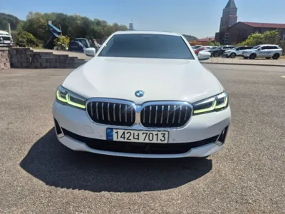 BMW 5-Series · 2022 год