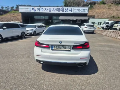 BMW 5-Series 2022, 53120 км, за 23069.82 USD