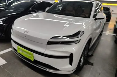 ONVO Luxeed L90 · 2025 год