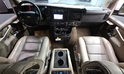 Chevrolet Express Van 2017, 23438 км, за 24116.28 USD - фото 7