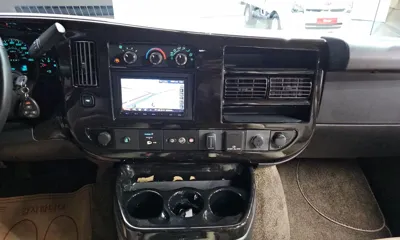 Chevrolet Express Van 2017, 23438 км, за 24116.28 USD - фото 14