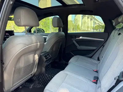 Audi Q5L Sportback 2022, 90000 км, за 27584.59 USD - фото 6