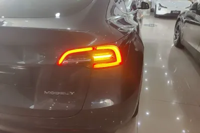 Tesla Model Y 2021, 71800 км, за 23995 USD - фото 9