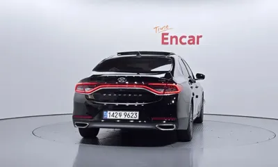 Hyundai Grandeur 2018, 122229 км, за 10509.72 USD