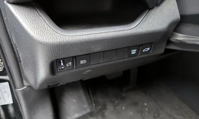 Toyota RAV4 2023, 31351 км, за 24380.57 USD - фото 16