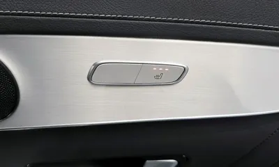 Mercedes-Benz GLC-Class 2022, 52715 км, за 27624.32 USD - фото 19