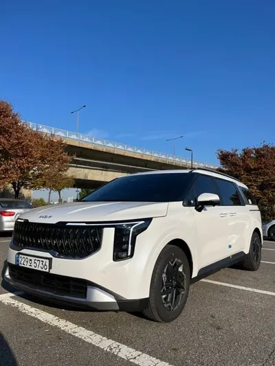 Kia Canival 2025, 14000 км, за 18483.97 USD