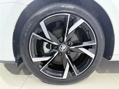 Skoda Octavia 2023, 13000 км, за 23250.65 USD - фото 19