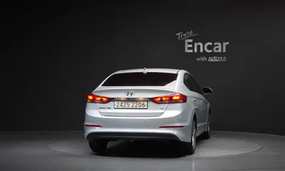 Hyundai Avante 2018, 96353 км, за 5629.98 USD - фото 4