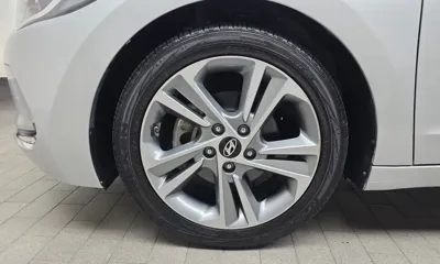 Hyundai Avante 2018, 96353 км, за 5629.98 USD - фото 5