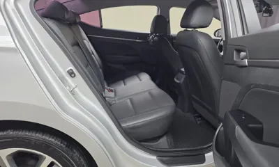 Hyundai Avante 2018, 96353 км, за 5629.98 USD - фото 12
