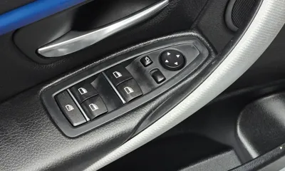 BMW 3-Series 2017, 106763 км, за 11661.24 USD - фото 20