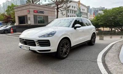 Porsche Cayenne 2022, 78000 км, за 29565.45 USD
