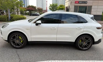 Porsche Cayenne 2022, 78000 км, за 29565.45 USD