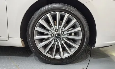 Kia K7 2017, 57927 км, за 9382.23 USD