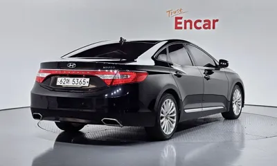 Hyundai Grandeur 2015, 140543 км, за 3940.39 USD