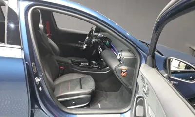 Mercedes-Benz A-Class 2023, 23824 км, за 28599.36 USD - фото 11
