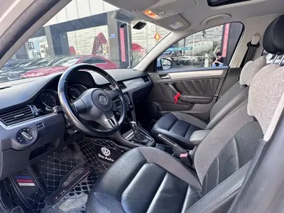 Volkswagen Bora 2015, 90000 км, за 3954.58 USD