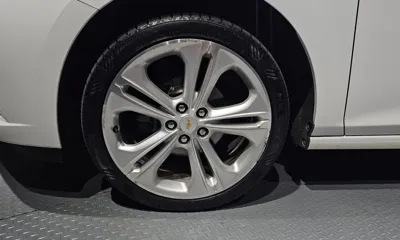 ChevroletGMDaewoo Cruze 2017, 117523 км, за 4228.47 USD