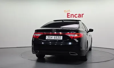 Hyundai Grandeur 2014, 251311 км, за 3122.56 USD