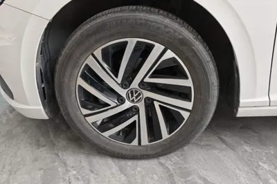 Volkswagen Lavida 2022, 17800 км, за 11607 USD