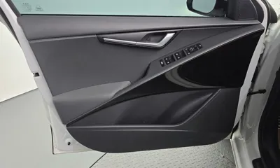Kia Niro 2022, 31326 км, за 19177.01 USD - фото 24