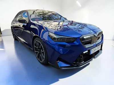 BMW M5 · 2025 год