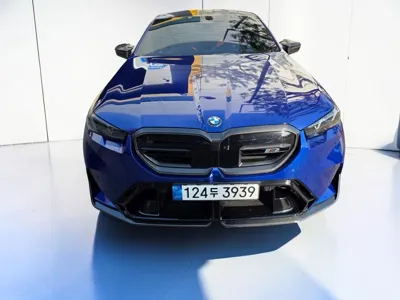 BMW M5 2025, 13000 км, за 97347.69 USD