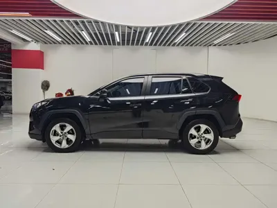 Toyota RAV4 2022, 46900 км, за 14243.4 USD