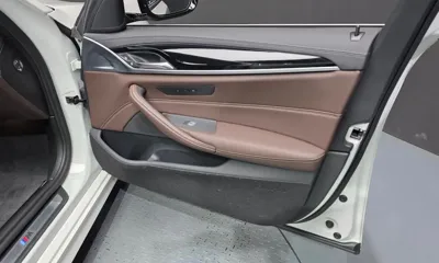 BMW 5-Series 2021, 67975 км, за 24461.29 USD - фото 24