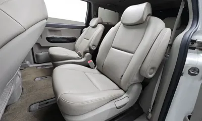 Kia Canival 2015, 233171 км, за 4005.7 USD - фото 12