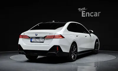 BMW 5-Series 2024, 11420 км, за 46291.35 USD