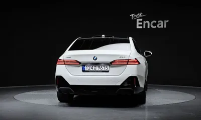 BMW 5-Series 2024, 11420 км, за 46291.35 USD