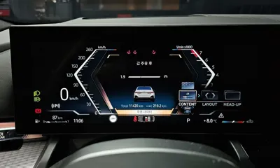 BMW 5-Series 2024, 11420 км, за 46291.35 USD - фото 8