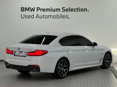BMW 5-Series 2022, 57317 км, за 23303.14 USD