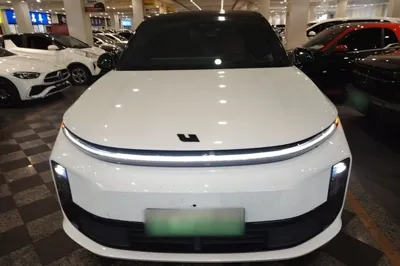 Li Auto L6 2024, 42700 км, за 27764 USD