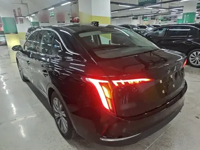 Hongqi Hongqi E-QM5 2024, 12700 км, за 12389.4 USD