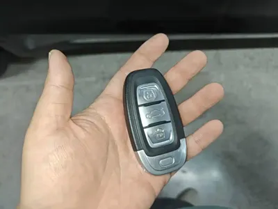 Hongqi Hongqi E-QM5 2024, 12700 км, за 12389.4 USD - фото 9