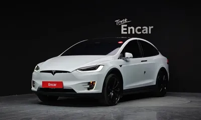 Tesla Model X · 2020 год