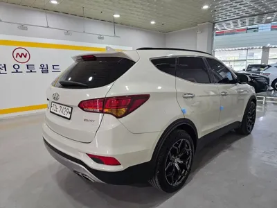 Hyundai Santafe 2016, 88673 км, за 9124.33 USD