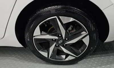 Hyundai Avante 2022, 38901 км, за 15497.81 USD - фото 21