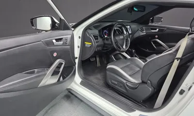 Hyundai Veloster 2016, 125317 км, за 4135.49 USD - фото 10