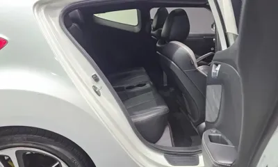 Hyundai Veloster 2016, 125317 км, за 4135.49 USD - фото 11